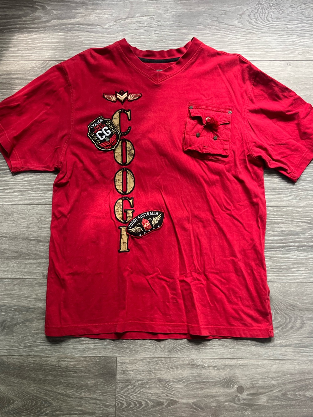 COOGI Red Logo Cargo Pocket Crew Neck Tee Shirt Men’s Size L Streetwear 90s Y2K